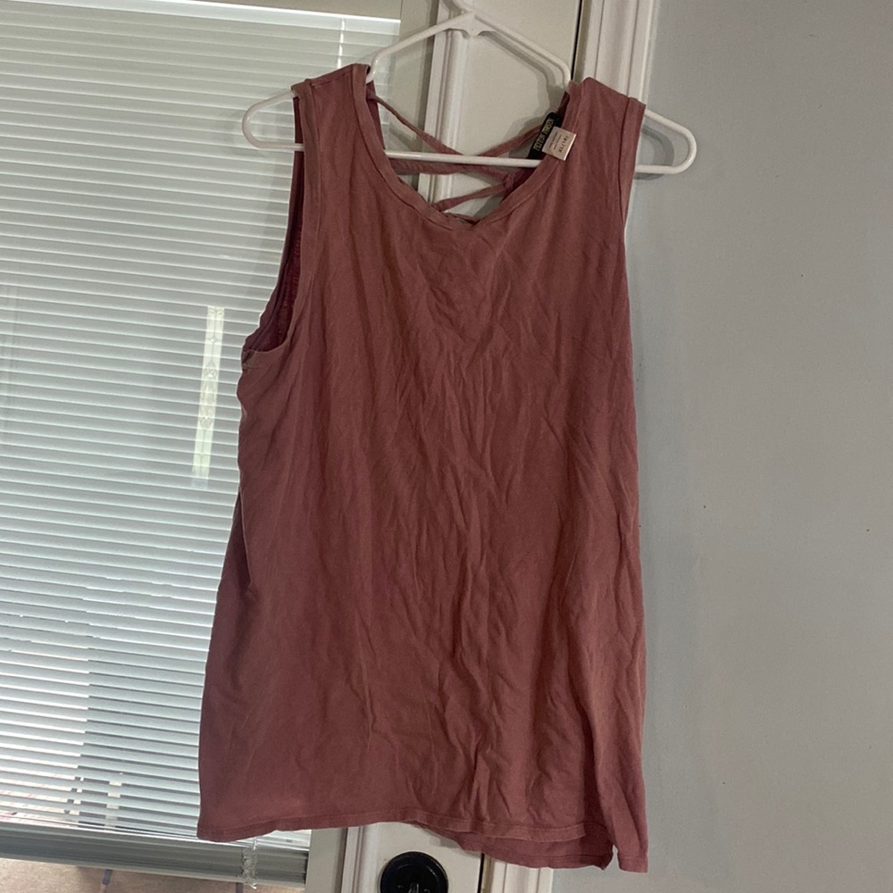 Peyton Jensen, XL(16), salmon colored top